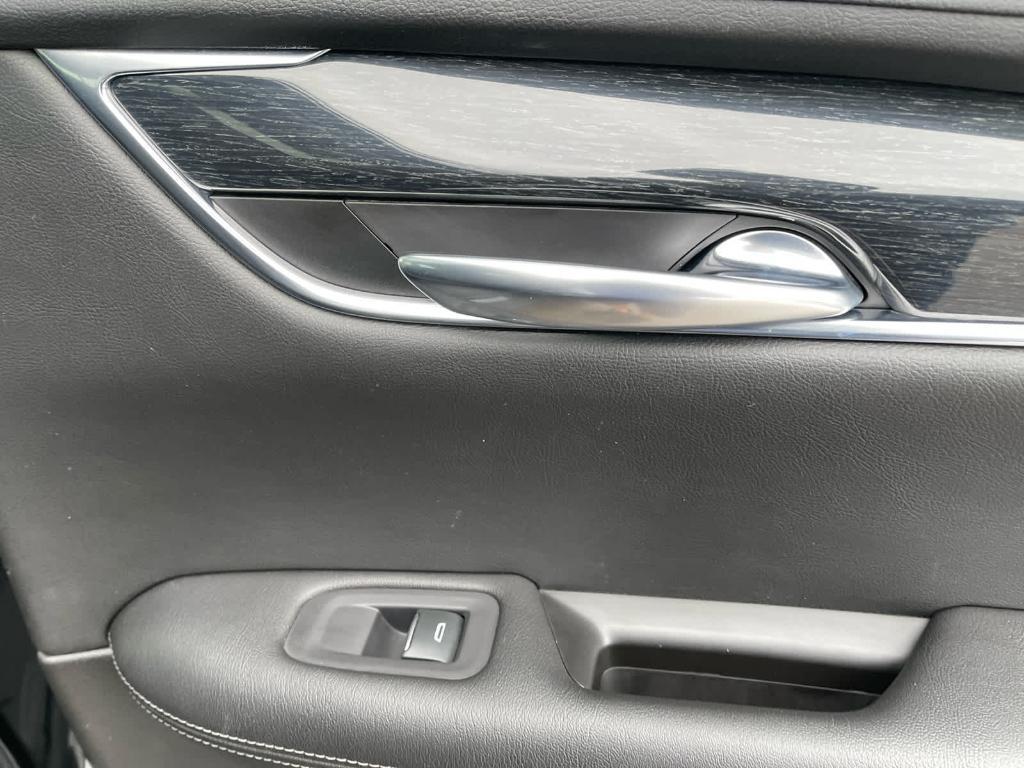 used 2021 Cadillac XT5 car, priced at $22,545