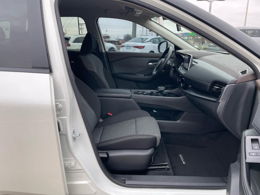 used 2022 Nissan Rogue car, priced at $20,614