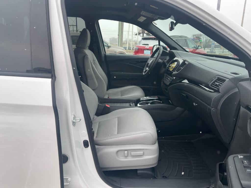 used 2023 Honda Passport car, priced at $37,322