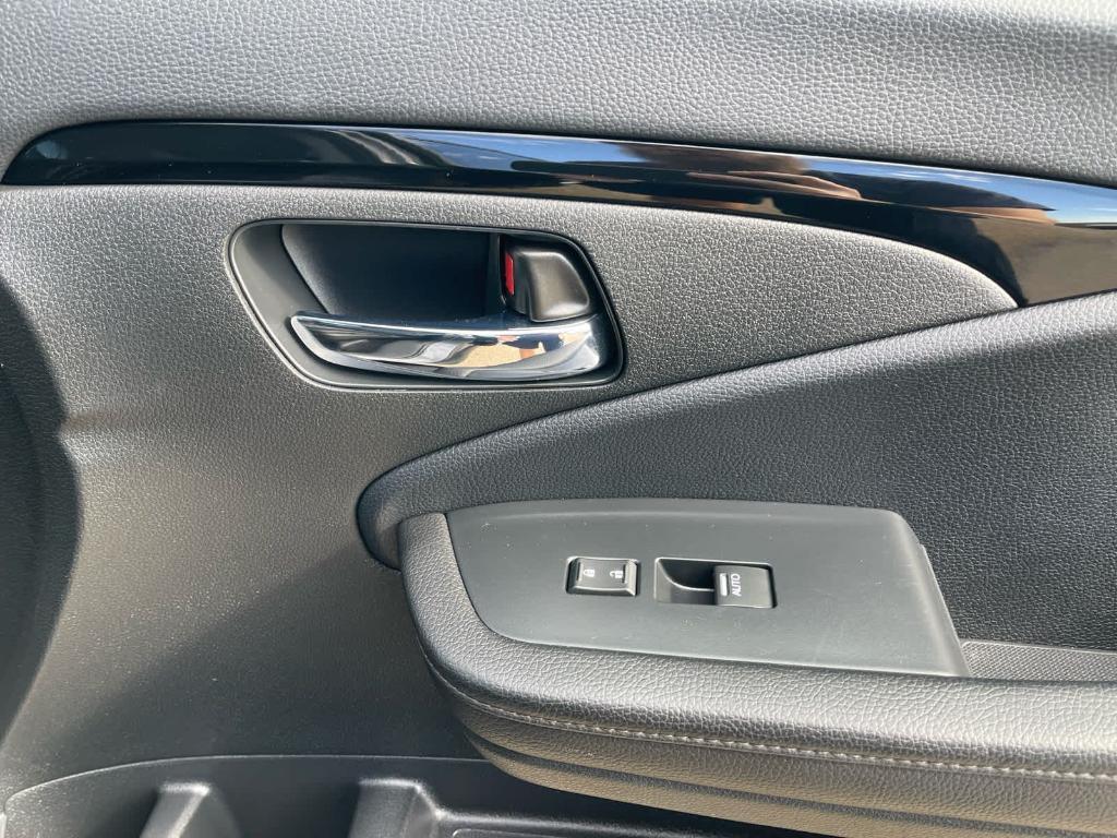 used 2022 Honda Pilot car, priced at $30,895