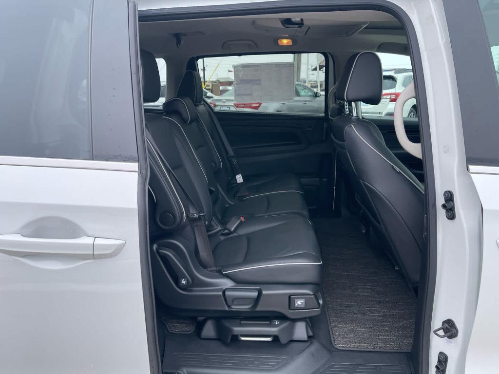 used 2025 Honda Odyssey car, priced at $40,784