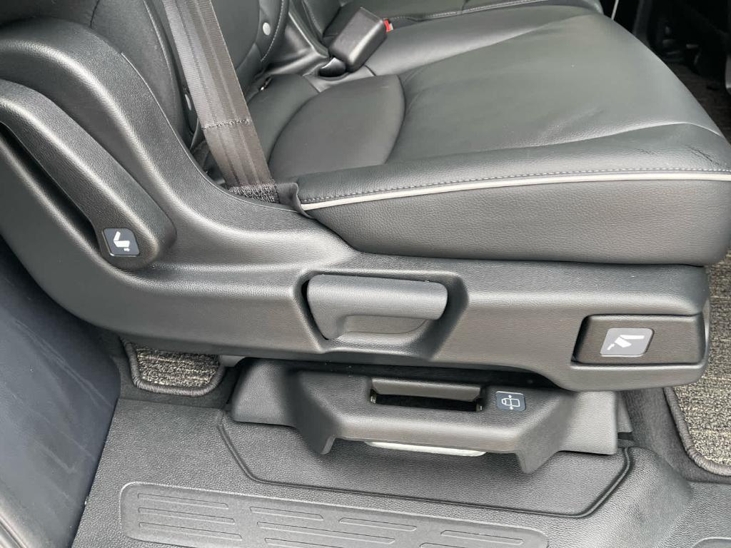 used 2025 Honda Odyssey car, priced at $40,784