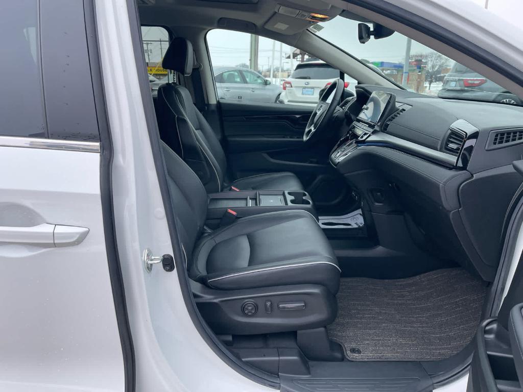 used 2025 Honda Odyssey car, priced at $40,784