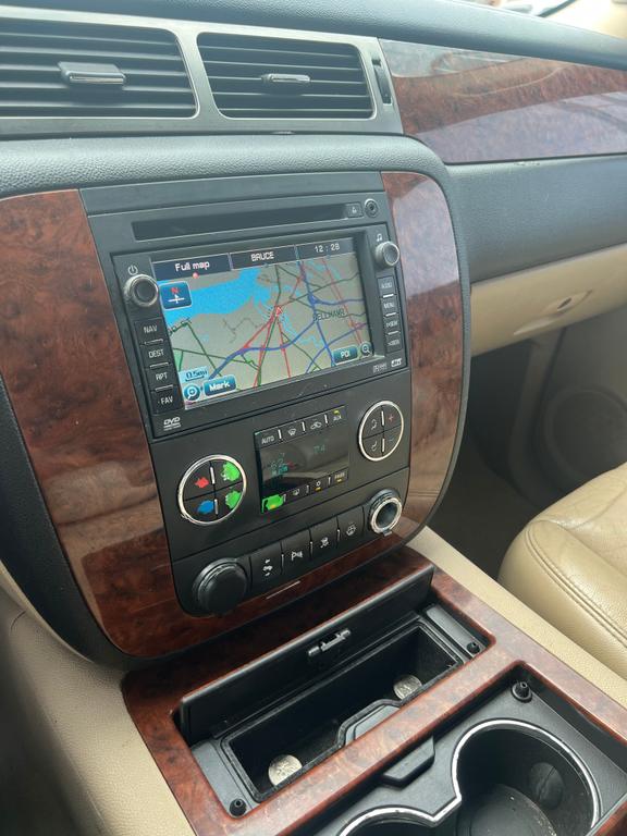 used 2007 Chevrolet Suburban car, priced at $7,500