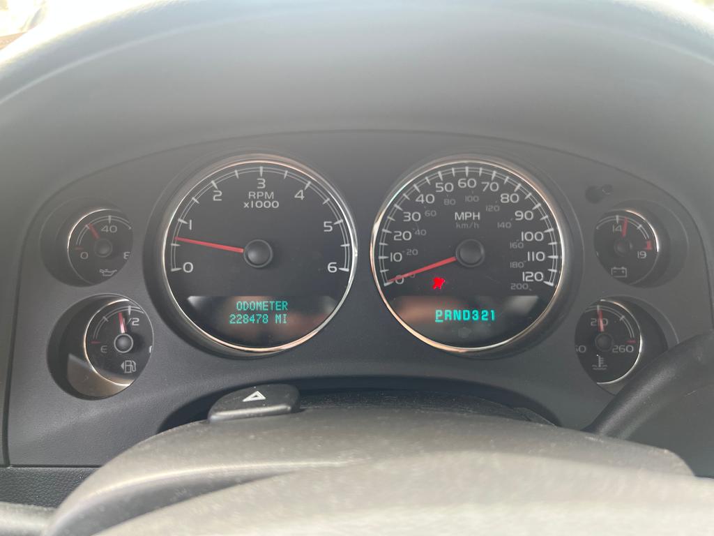 used 2007 Chevrolet Suburban car, priced at $7,500