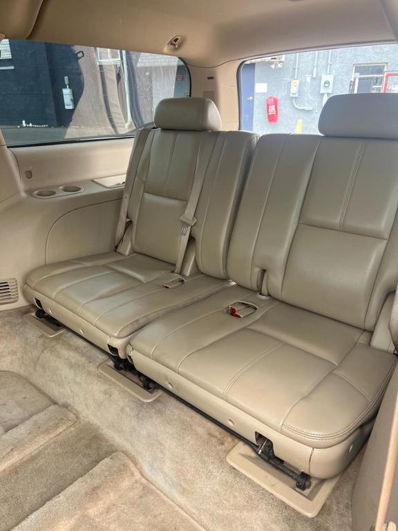 used 2007 Chevrolet Suburban car, priced at $7,500