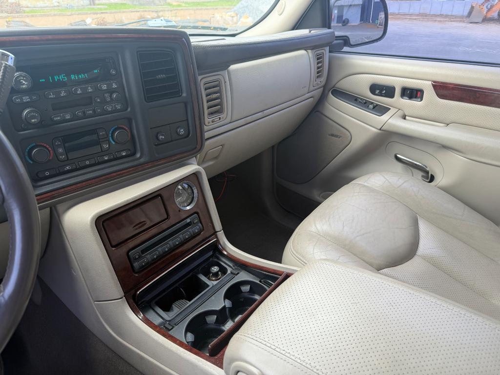 used 2005 Cadillac Escalade ESV car, priced at $7,500