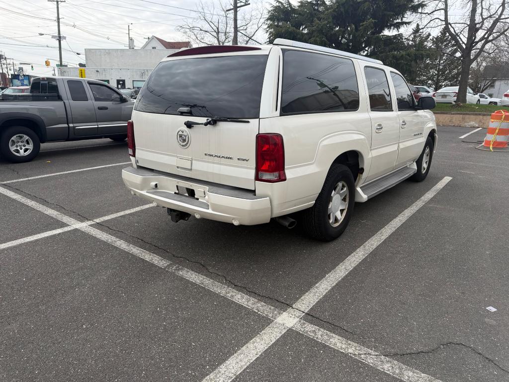used 2005 Cadillac Escalade ESV car, priced at $7,500