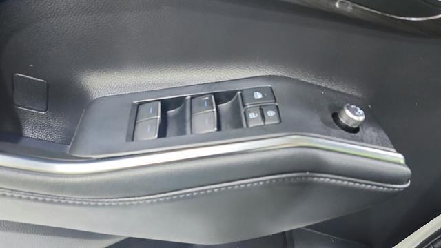 used 2021 Toyota Highlander car, priced at $38,993