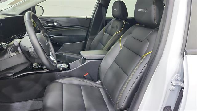 used 2025 Chevrolet Trax car, priced at $25,747