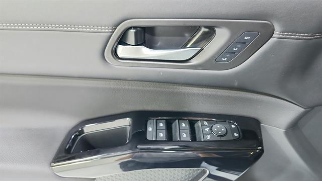 new 2026 Nissan Pathfinder car, priced at $45,946