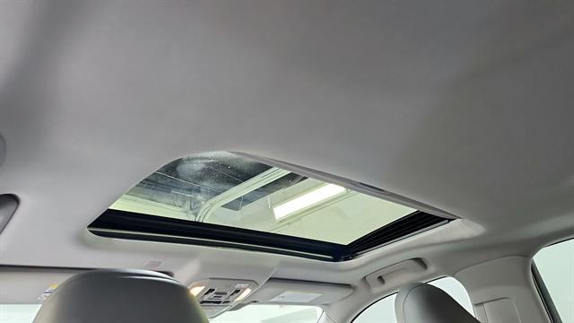 used 2021 Toyota Highlander car, priced at $35,933