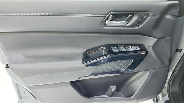 new 2026 Nissan Pathfinder car, priced at $45,945
