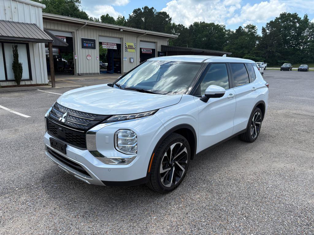 used 2024 Mitsubishi Outlander car, priced at $23,761