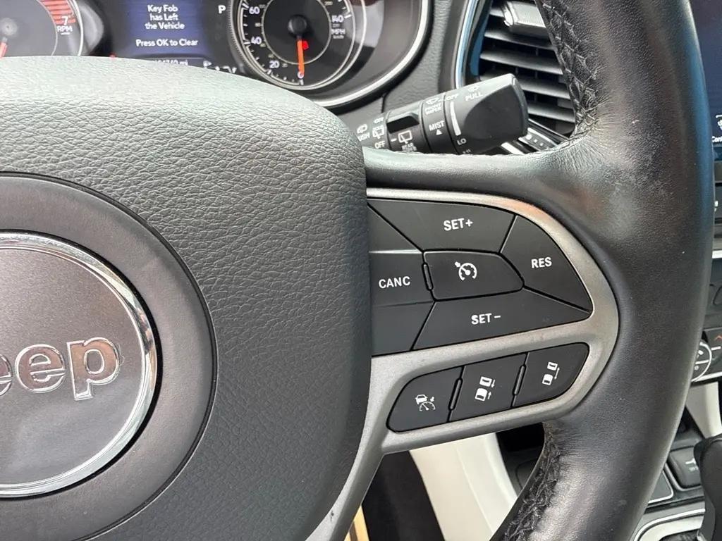 used 2021 Jeep Cherokee car, priced at $17,999