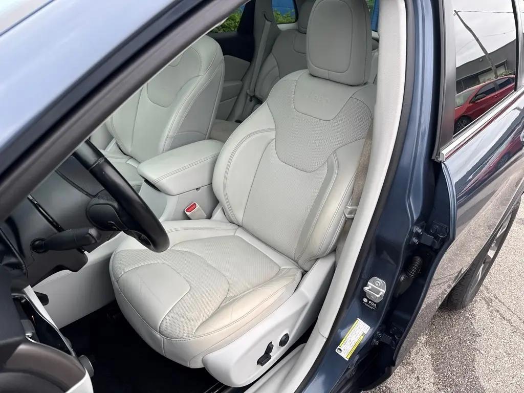 used 2021 Jeep Cherokee car, priced at $17,999