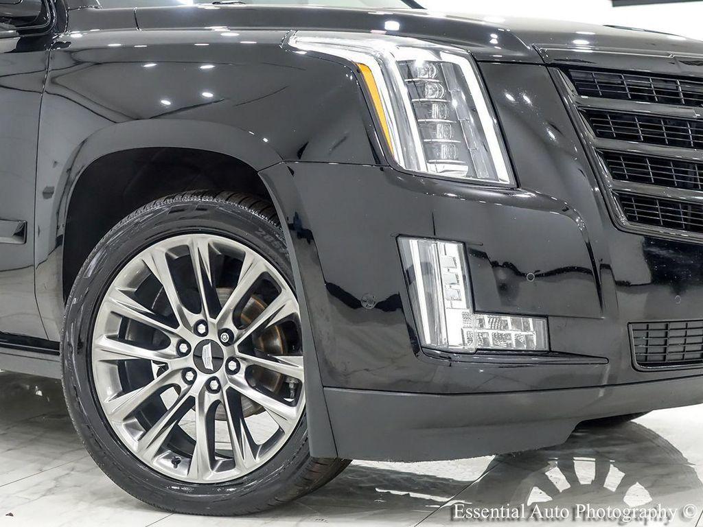 used 2020 Cadillac Escalade ESV car, priced at $27,995