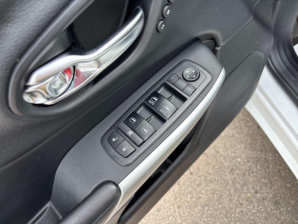 used 2018 Jeep Cherokee car, priced at $13,961