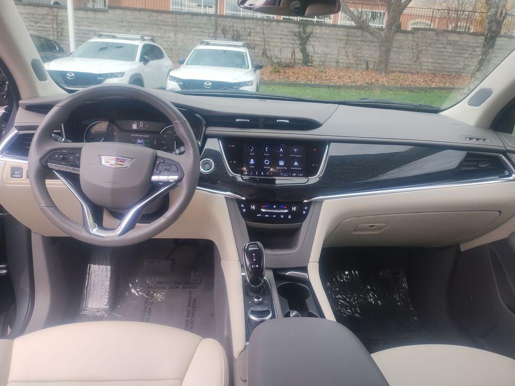 used 2021 Cadillac XT6 car, priced at $27,304