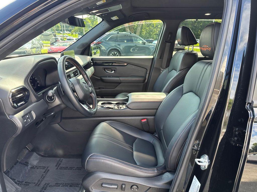 used 2025 Honda Pilot car, priced at $44,788