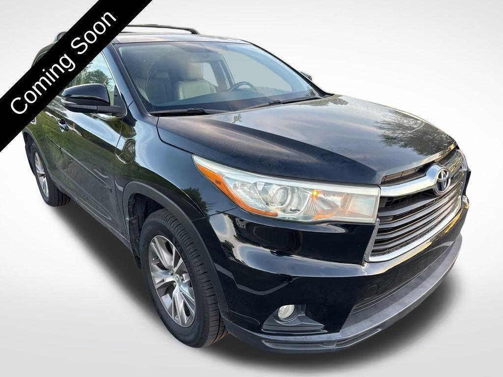 used 2015 Toyota Highlander car, priced at $19,197