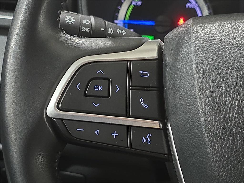 used 2022 Toyota Highlander Hybrid car, priced at $30,499