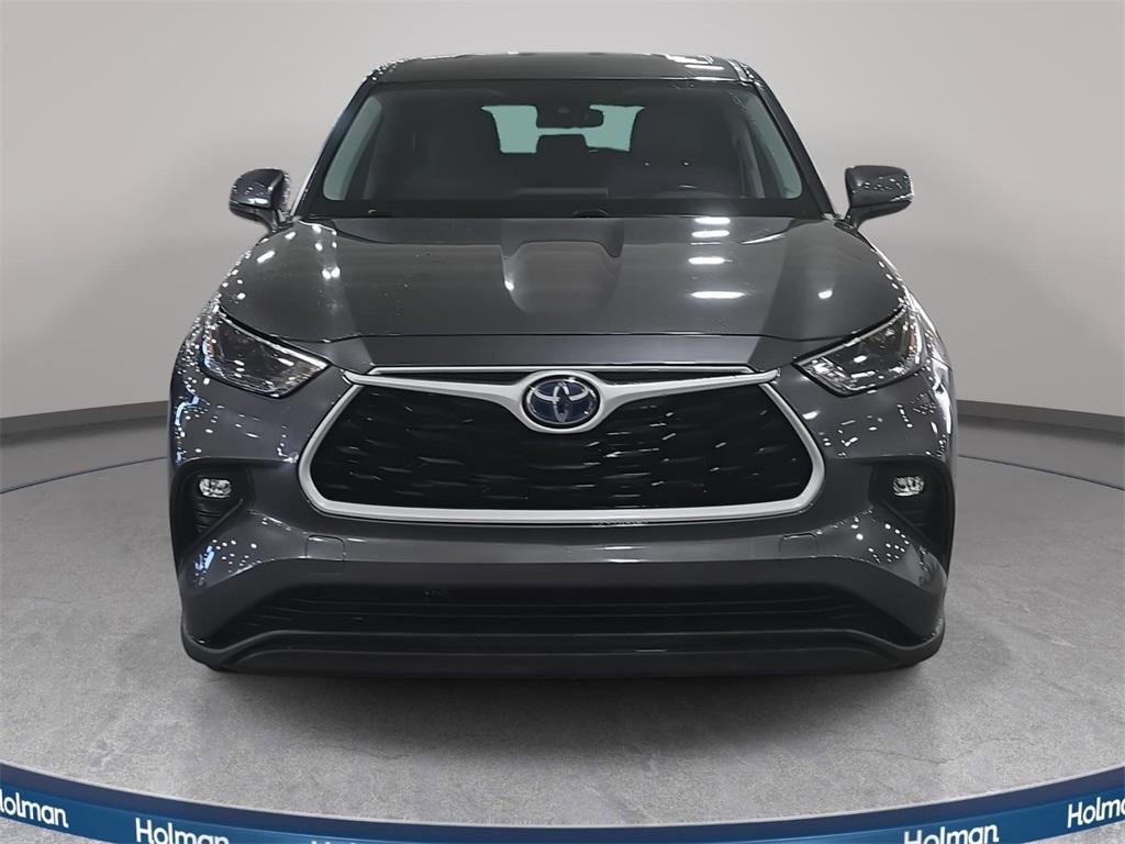 used 2022 Toyota Highlander Hybrid car, priced at $30,499
