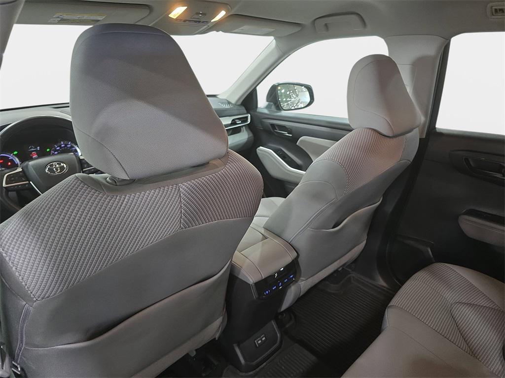 used 2022 Toyota Highlander Hybrid car, priced at $30,499