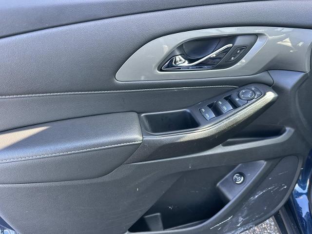 used 2023 Chevrolet Traverse car, priced at $29,700