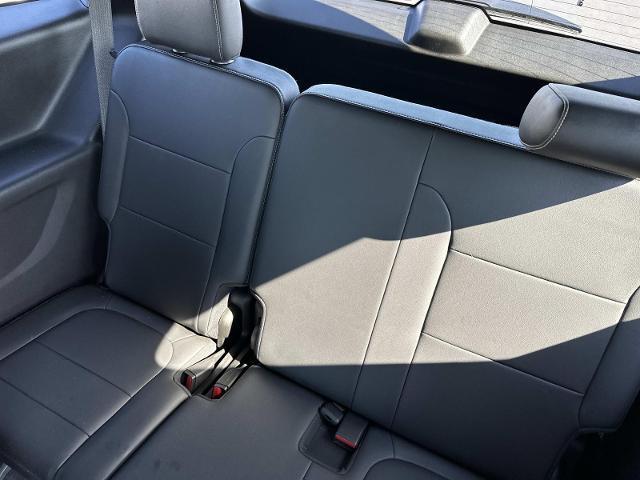 used 2023 Chevrolet Traverse car, priced at $28,200