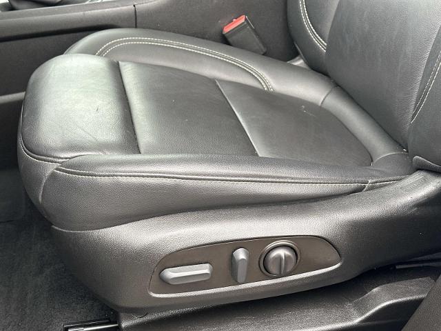 used 2023 Chevrolet Traverse car, priced at $30,996