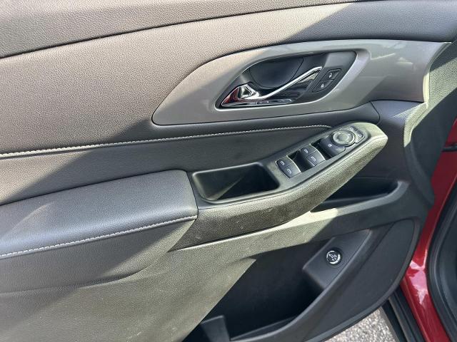 used 2023 Chevrolet Traverse car, priced at $30,896