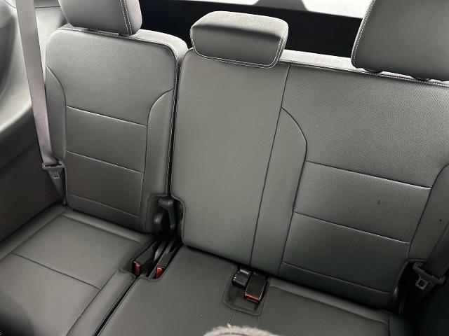 used 2024 Chevrolet Traverse car, priced at $38,396