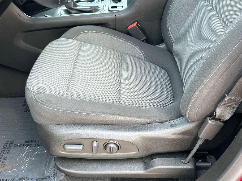 used 2023 Chevrolet Traverse car, priced at $28,889