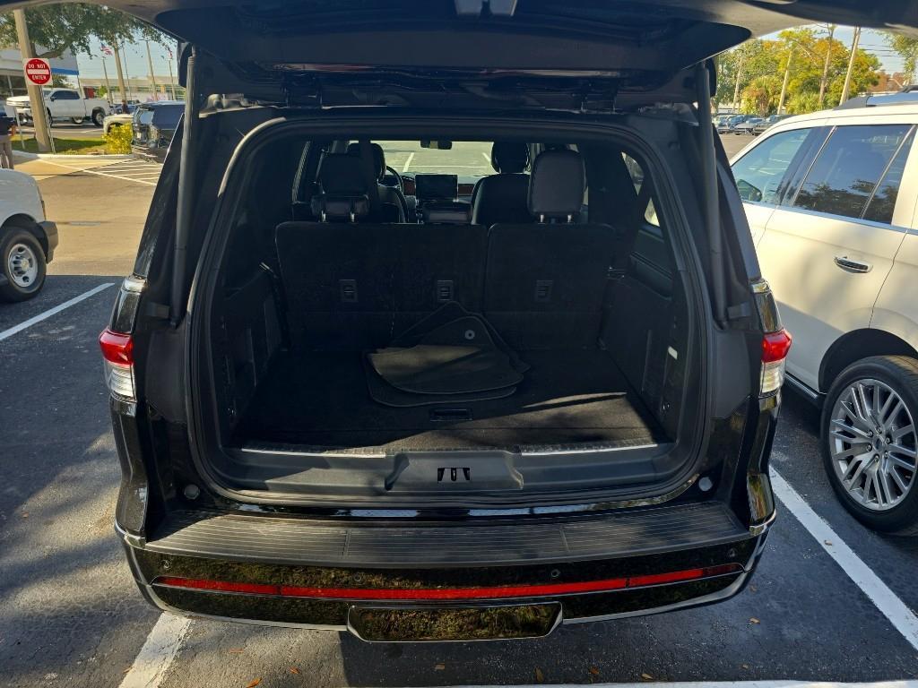 used 2024 Lincoln Navigator car, priced at $59,999