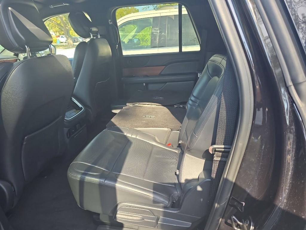used 2024 Lincoln Navigator car, priced at $59,999