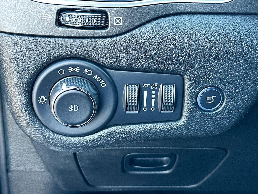 used 2022 Jeep Cherokee car, priced at $22,000