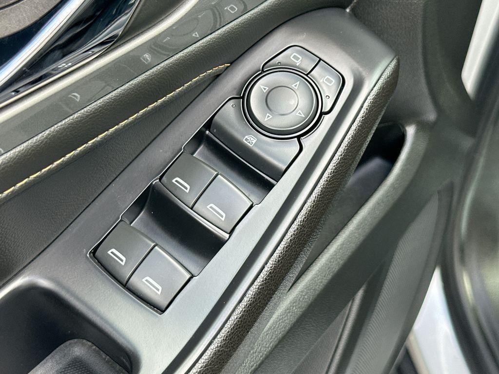 used 2021 Chevrolet Traverse car, priced at $23,812