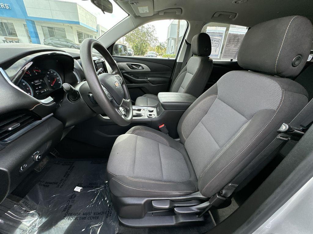 used 2021 Chevrolet Traverse car, priced at $23,812