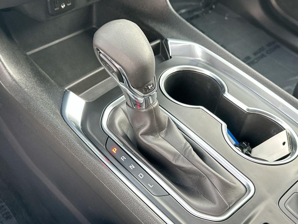 used 2021 Chevrolet Traverse car, priced at $23,812