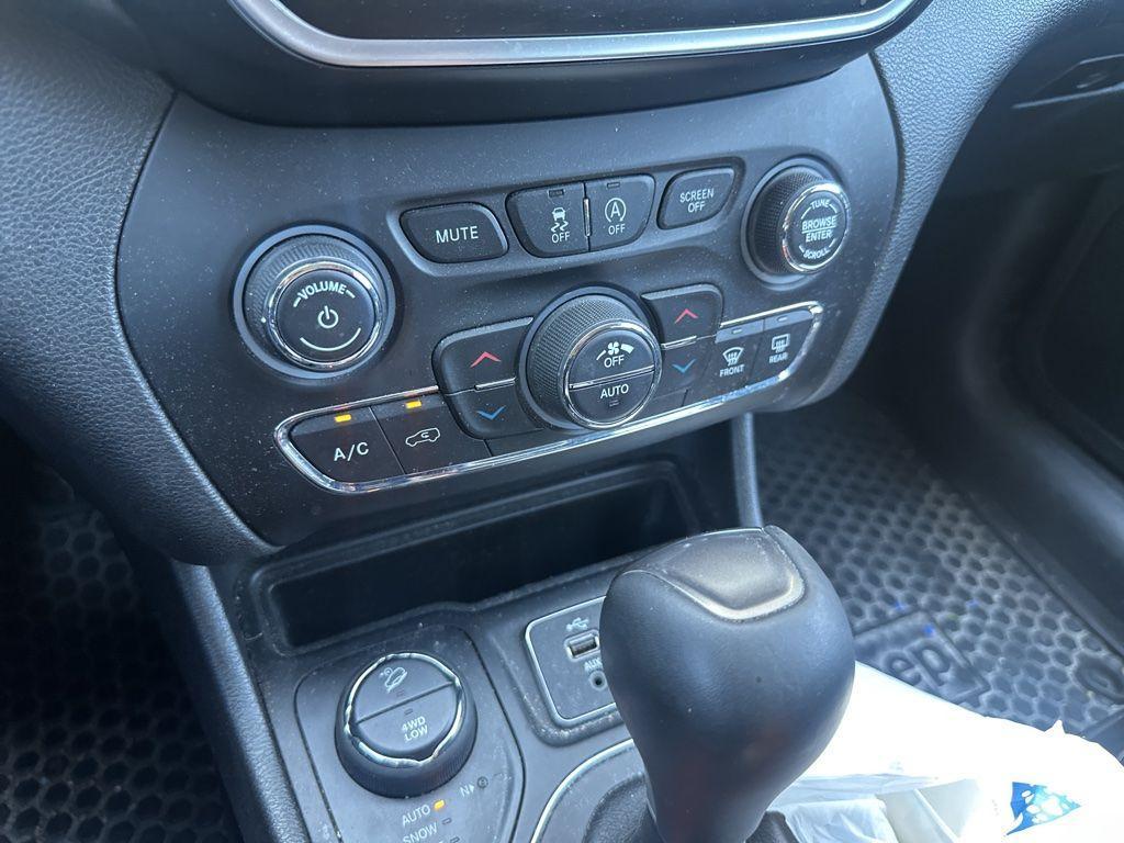 used 2019 Jeep Cherokee car, priced at $16,866