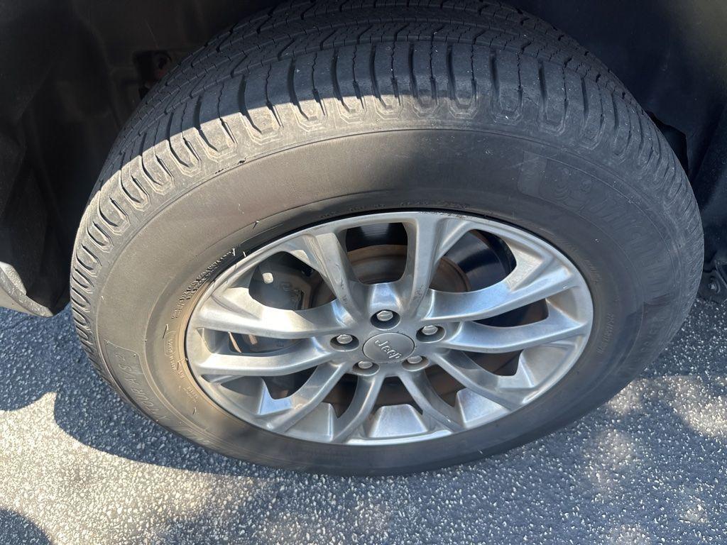 used 2019 Jeep Cherokee car, priced at $16,866