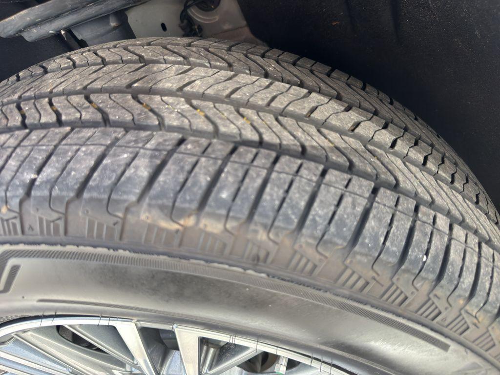 used 2024 Chevrolet Traverse car, priced at $37,254