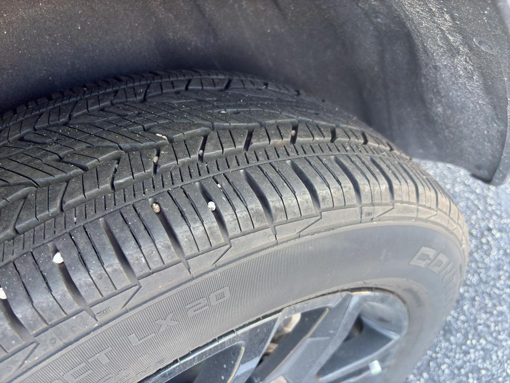 used 2023 Chevrolet Traverse car, priced at $32,907