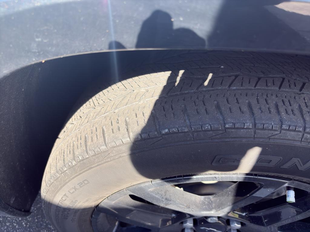 used 2023 Chevrolet Traverse car, priced at $32,907