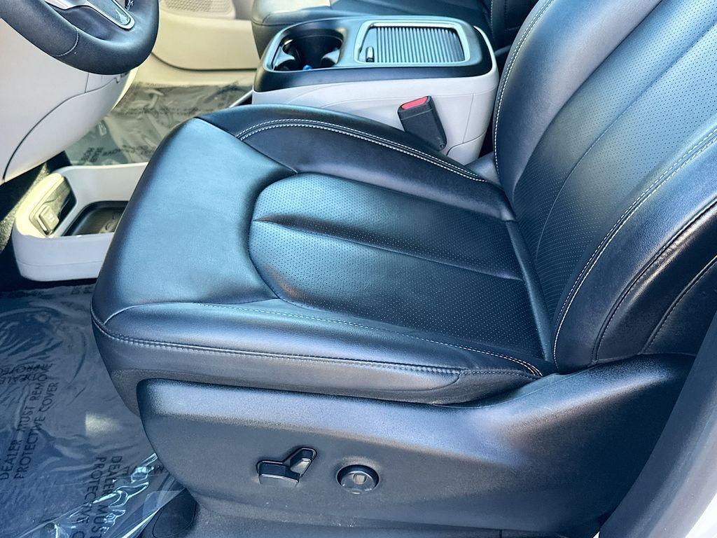 used 2024 Chrysler Pacifica car, priced at $27,450