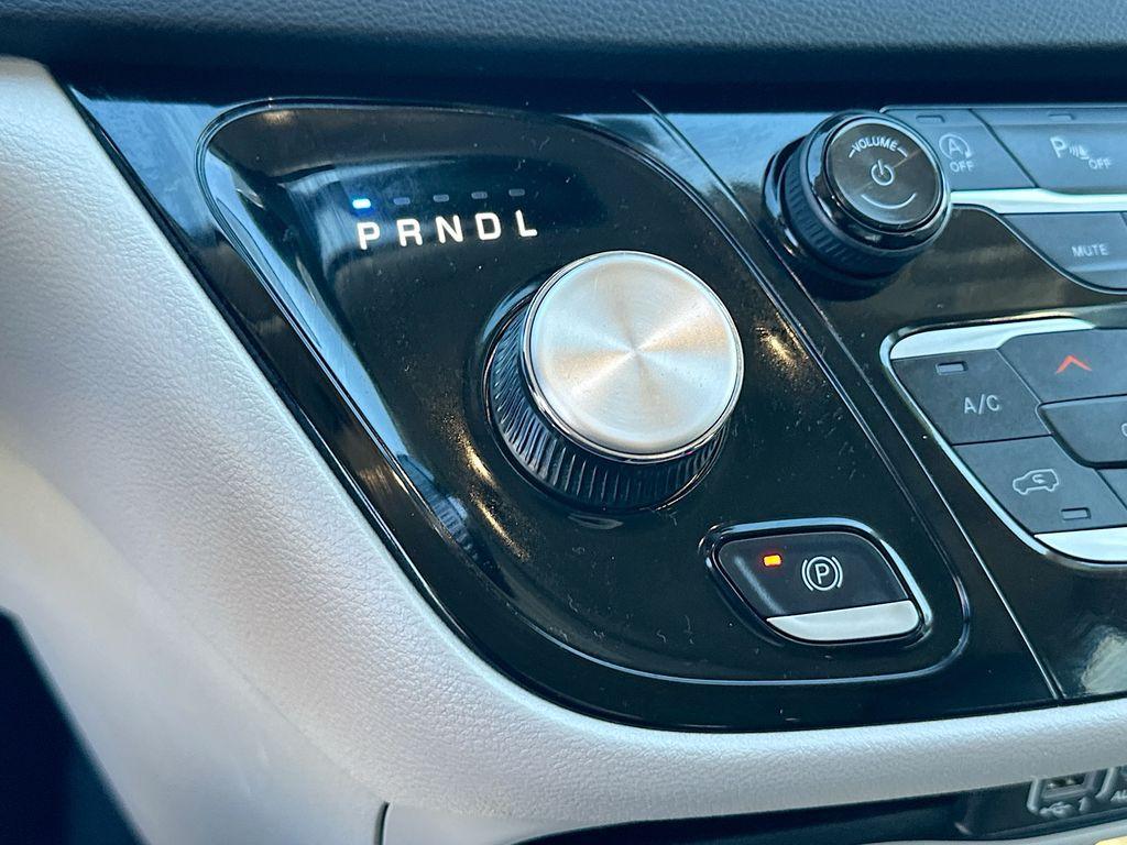 used 2024 Chrysler Pacifica car, priced at $27,450