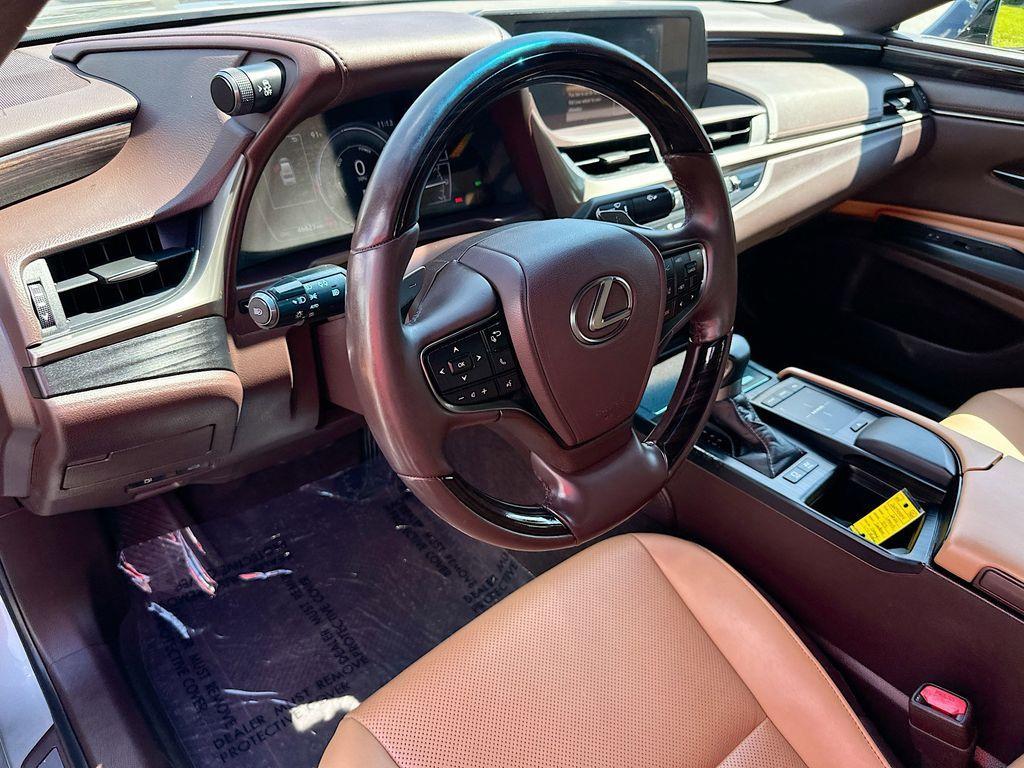 used 2021 Lexus ES 300h car, priced at $31,448