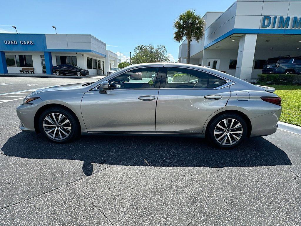 used 2021 Lexus ES 300h car, priced at $31,448