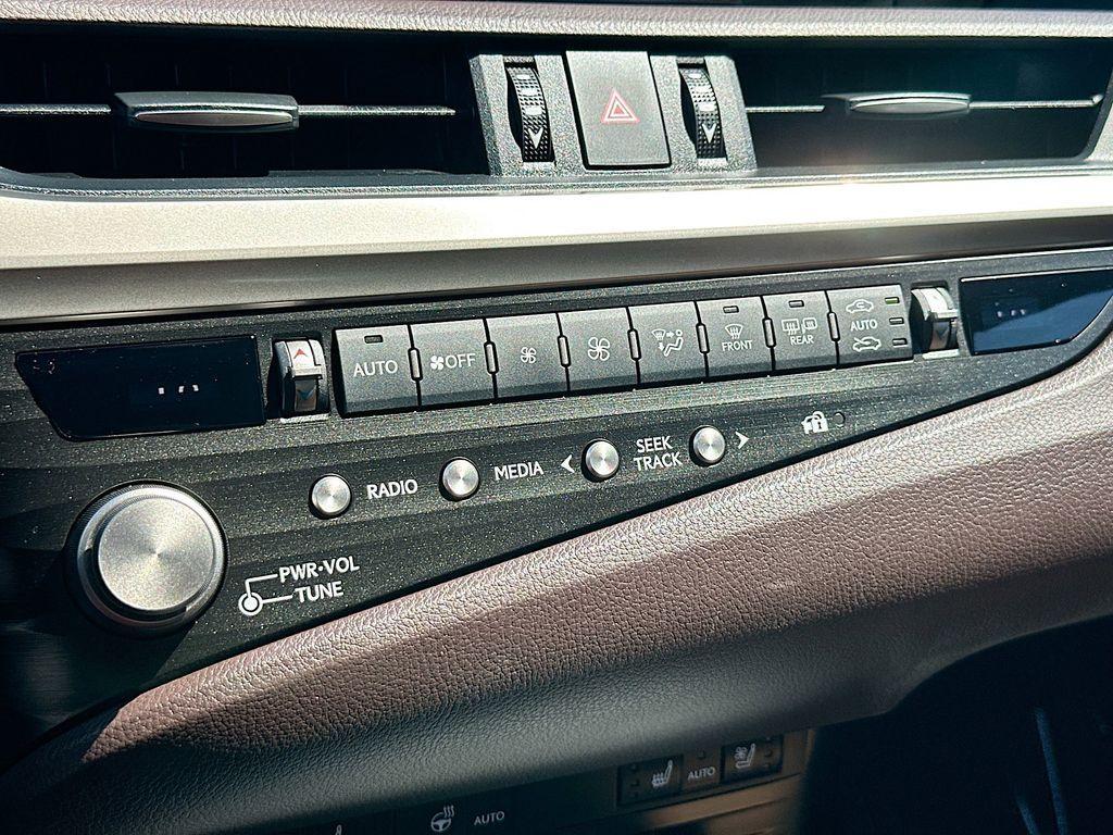 used 2021 Lexus ES 300h car, priced at $31,448